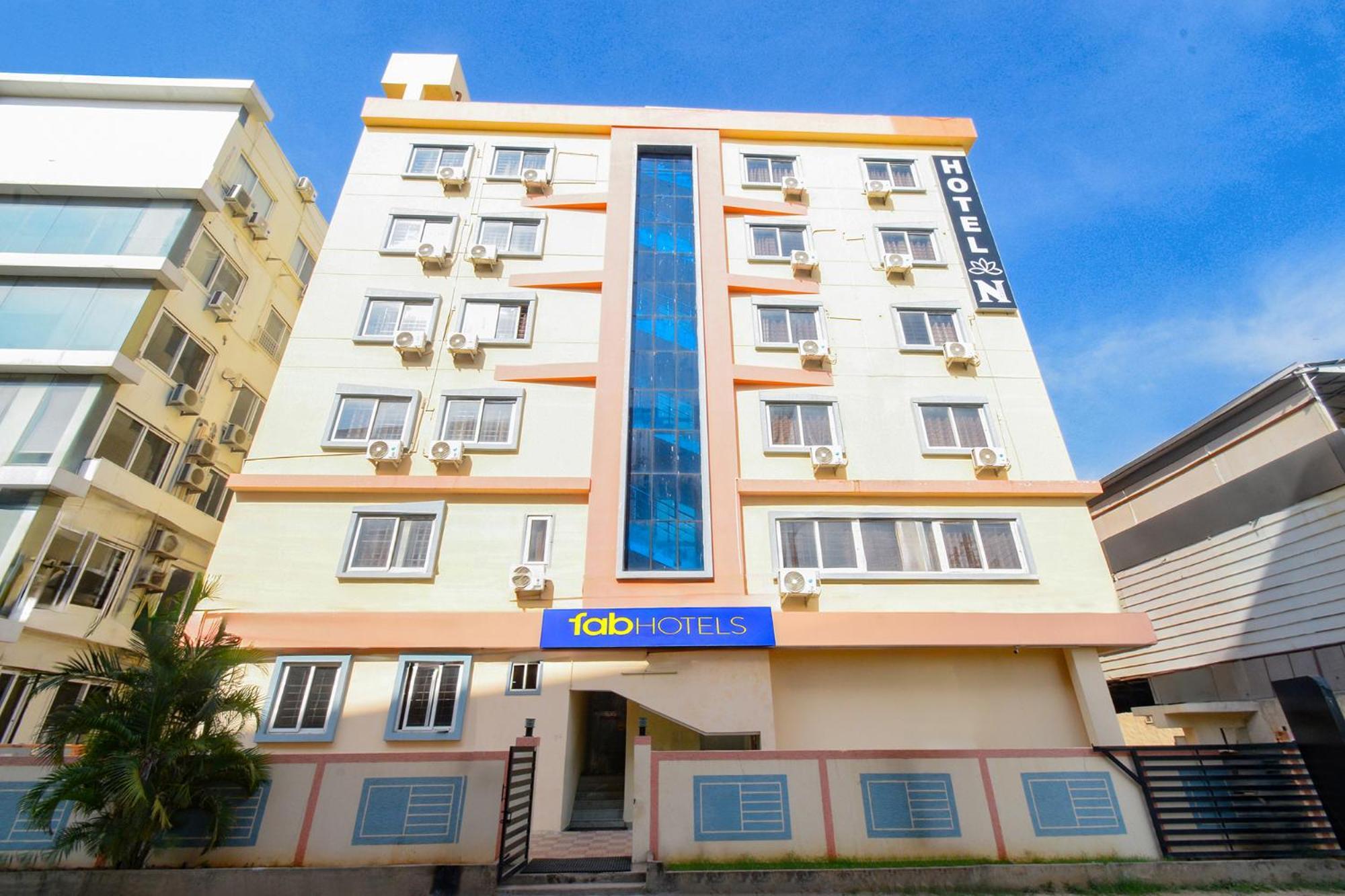 Fabhotel N Residency, Hitech City - 350M From Yashoda Hospital, Hitech City ไฮเดอราบัด ภายนอก รูปภาพ