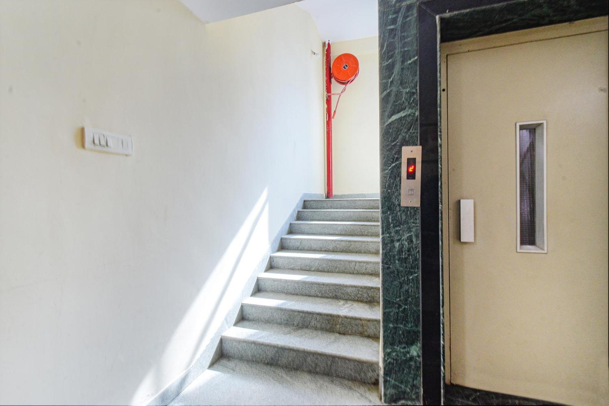 Fabhotel N Residency, Hitech City - 350M From Yashoda Hospital, Hitech City ไฮเดอราบัด ภายนอก รูปภาพ