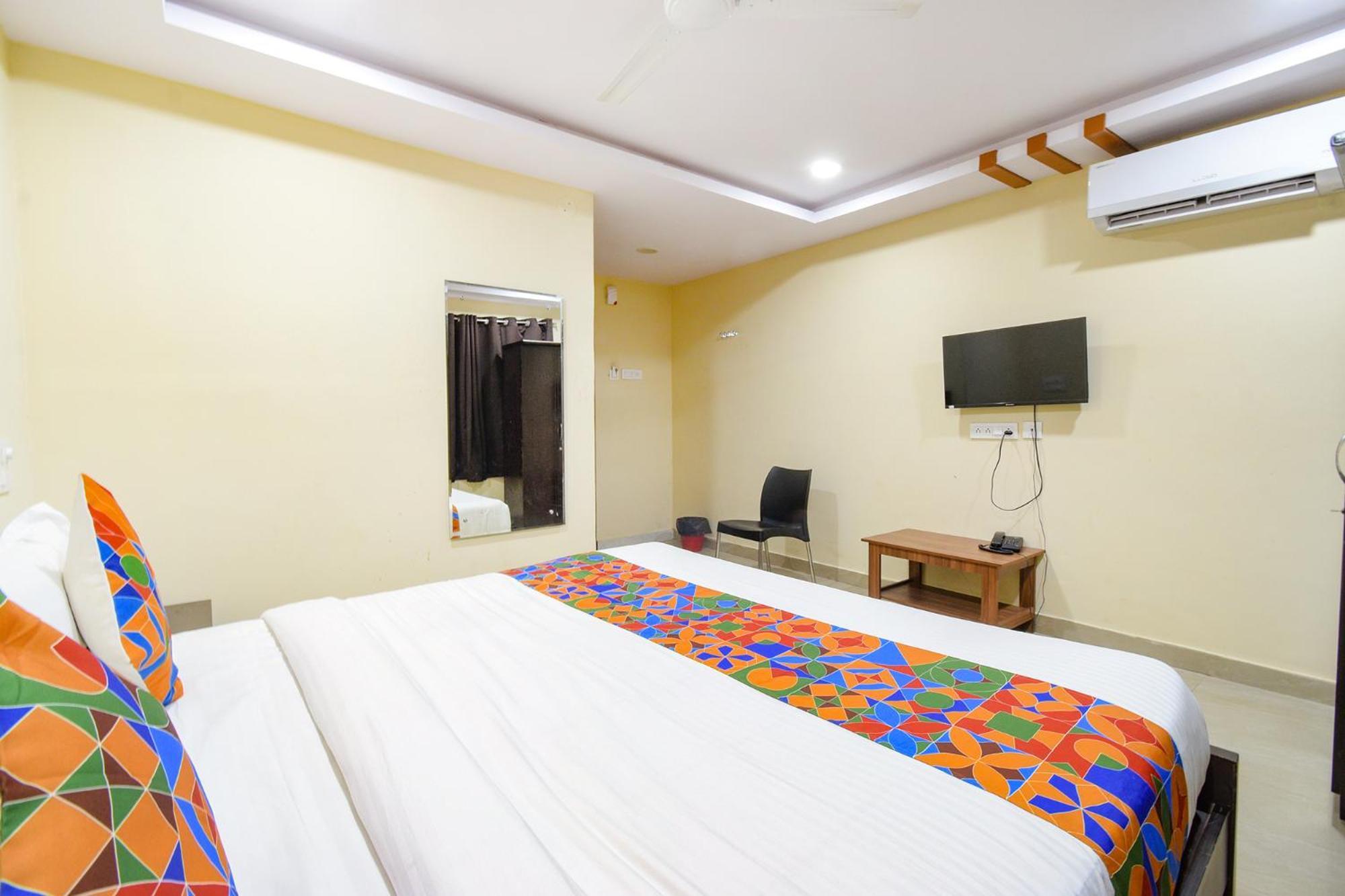 Fabhotel N Residency, Hitech City - 350M From Yashoda Hospital, Hitech City ไฮเดอราบัด ภายนอก รูปภาพ